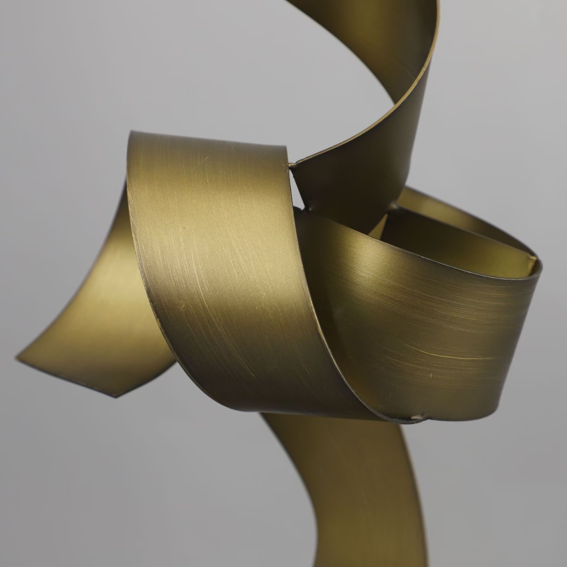 Nordic Running Figure Sculptur - Lighting Decor Inc 评论和价格