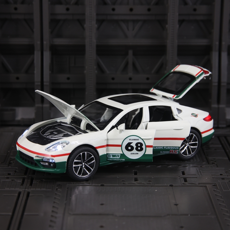 1:32 Simulation Porsche Paname - Decor Lighting Returns 评论和价格