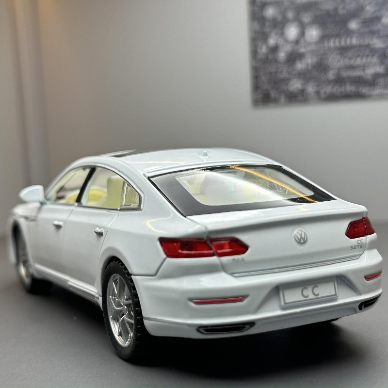 1:32 Scale Alloy Car Model 132 - Decor Lighting Returns 评论和价格